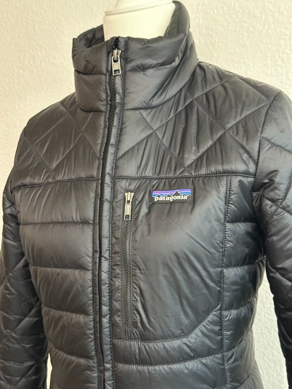 Patagonia Women’s Small Black Quilted Insulated Coat Long Puffer Jacket Recycled - Picture 4 of 9
